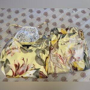 White House black market set!